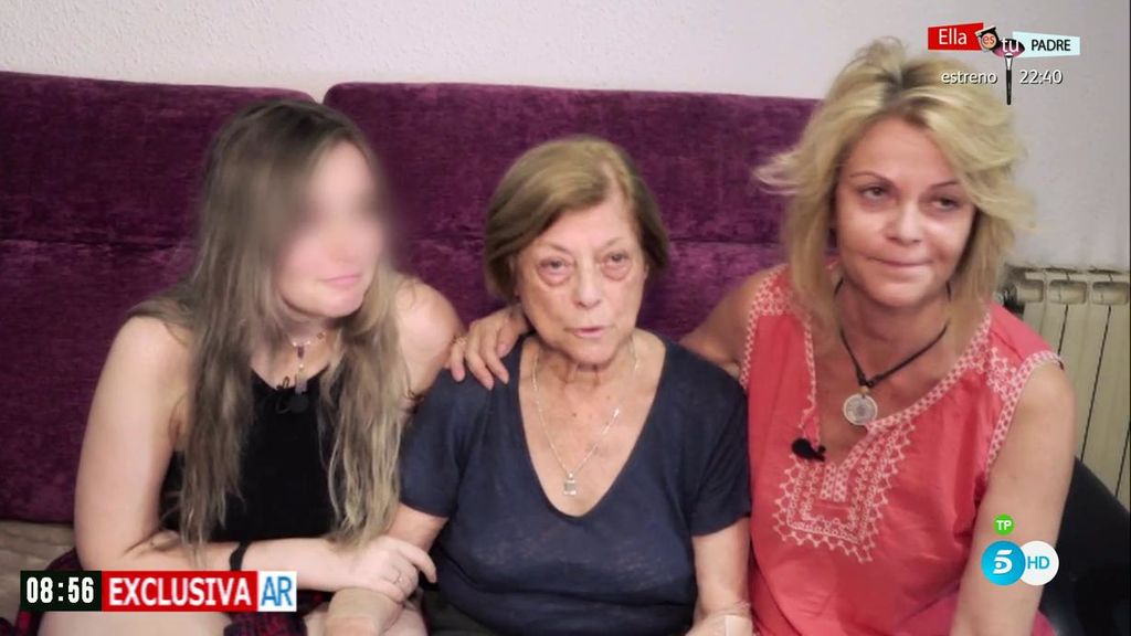 vamosavert5's tweet photo. VÍDEO| La hija de María José Carrascosa: "He sido feliz, pero me ha faltado ella" #CarrascosaAR https://t.co/sE3yeMv1fi https://t.co/q0ucIBKJkW