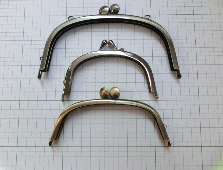 まり がま口作りを楽しくするお店 手作り屋万莉 モーメントに収録のため過去記事を上げます 13 11 17 です １５ｃｍのぷっくりがま口を作りたい場合１２ ５ｃｍの型紙を拡大すれば使えますか がま口 がまぐち がま口の作り方 手作り