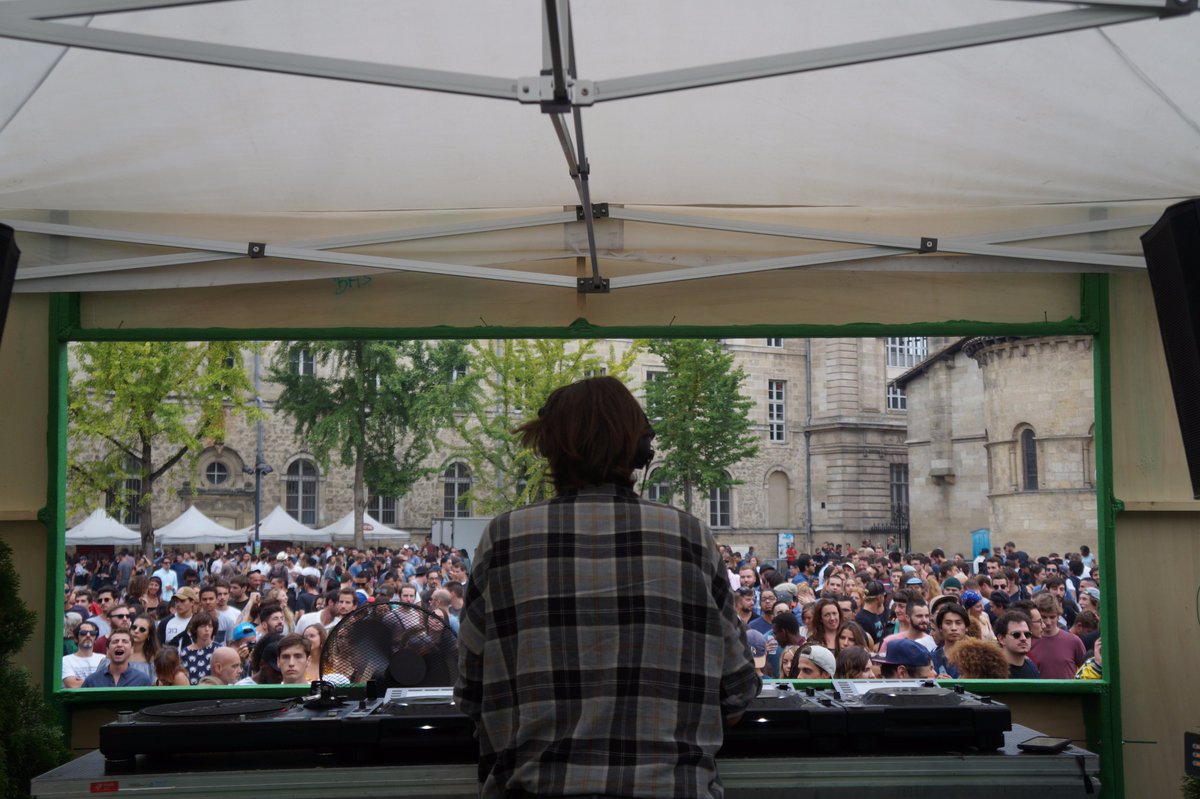 BordeauxOpenAir's tweet photo. C'était beau hier, un moment magique 😍
MERCI @ChloeDjProducer & #REALJ.
.
@BDX_Culture @paysagesbx17 @EteMetro @Bordeaux https://t.co/WWsTarQqZ0