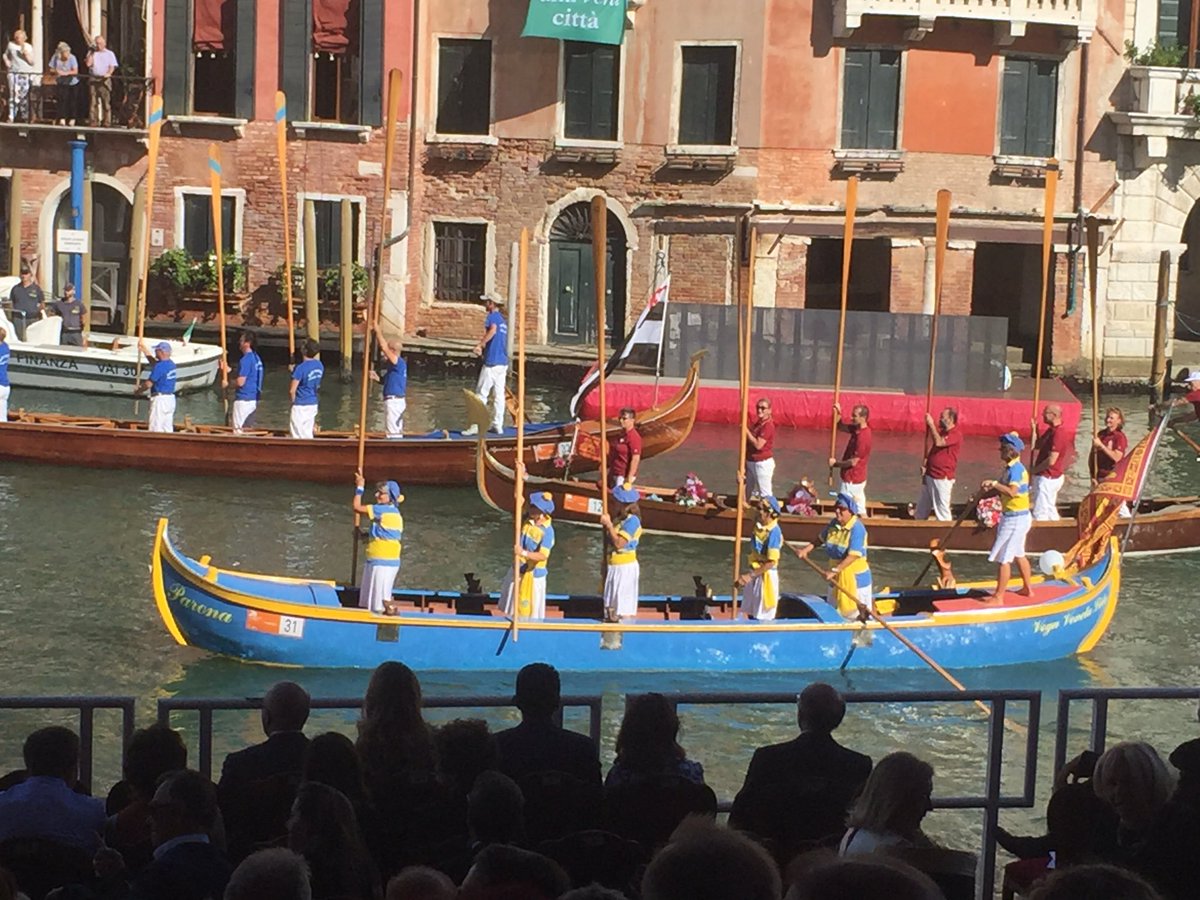 Lynette_Smith18's tweet photo. MPI's Experiential Event Series - Historical Regatta on Grand Canal. #mpiexp https://t.co/lfftZ4Ko4n