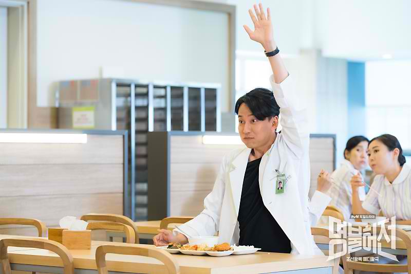 KimNamGilStory's tweet photo. Are you older than #KimNamGil ? Read this in depth 2008 interview by Elle Korea. Thanks to Belva for translating 😄 https://t.co/39scJQyDI6 https://t.co/A48gF9z9XM