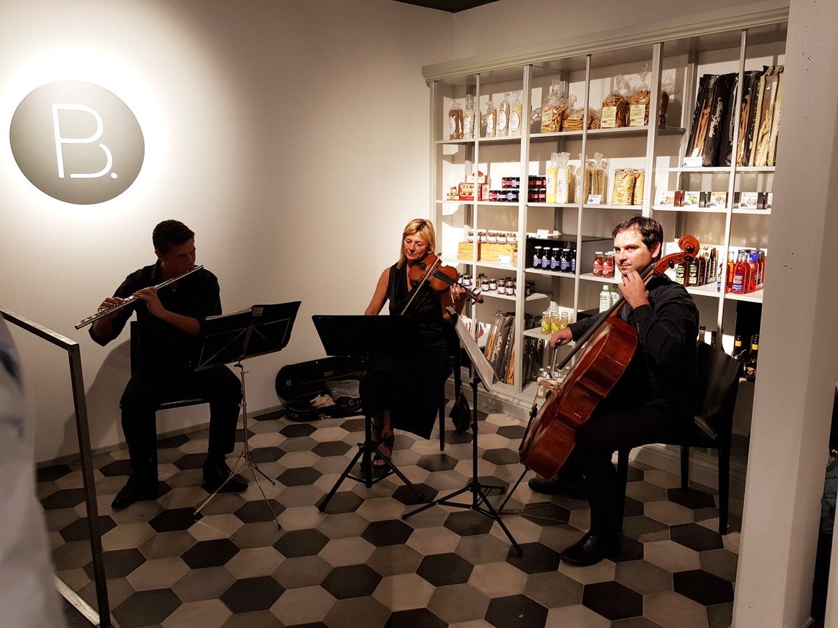 valnovasrl's tweet photo. CHE BOTTEGA TREVIGLIO-Ringraziando il proprietario DANIEL FARINA i progettisti Arch.Stefano Camolese e Arch.Paolo Gerosa, forniture VALNOVA https://t.co/TmGJkW5qGb