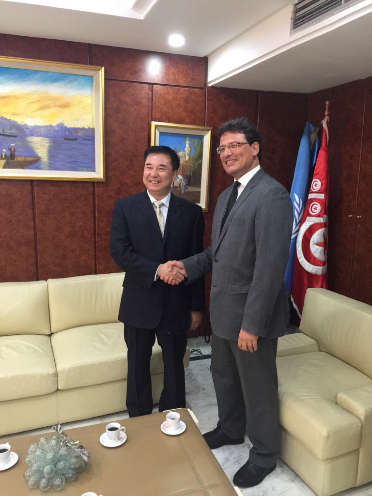 Poste_Tn's tweet photo. @mchakchouk welcoming M. Zhao Xiaoguang, the Vice DG, the State Post Bureau, the People's Republic of #China. #TnPost https://t.co/FjdHIvdPqd