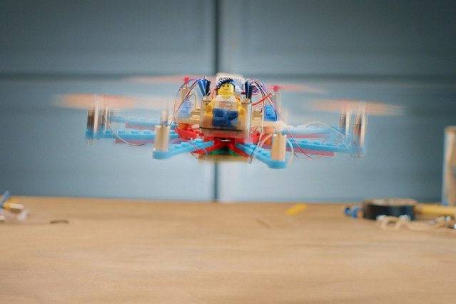 OpenElectronics's tweet photo. #Drone + #Lego pieces = #Lego #Drone!
https://t.co/NA7pwhYoHO
#Arduino #ArduinoLegoDrone #ArduinoProgramming #Flybrix #LearningPlatform https://t.co/FhClEpoSSR