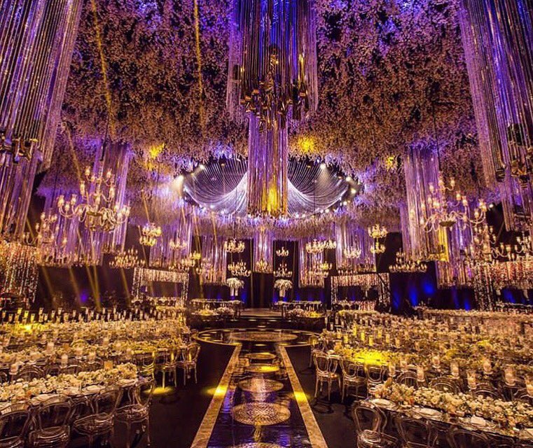 KhushMag's tweet photo. It's like something straight out of a fairytale wedding ❤️
•
Wedding planner: #bazevents
Photo: #parazarme https://t.co/pnhmv1dXYS