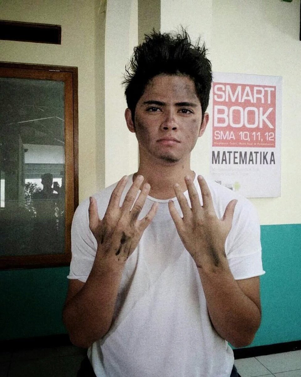 Doel kenapa nih cemong cemong gini, saksikan terus JYT pkl 18.00 wib

Ht hari ini  👉 #JYTSCTVeps7dan8