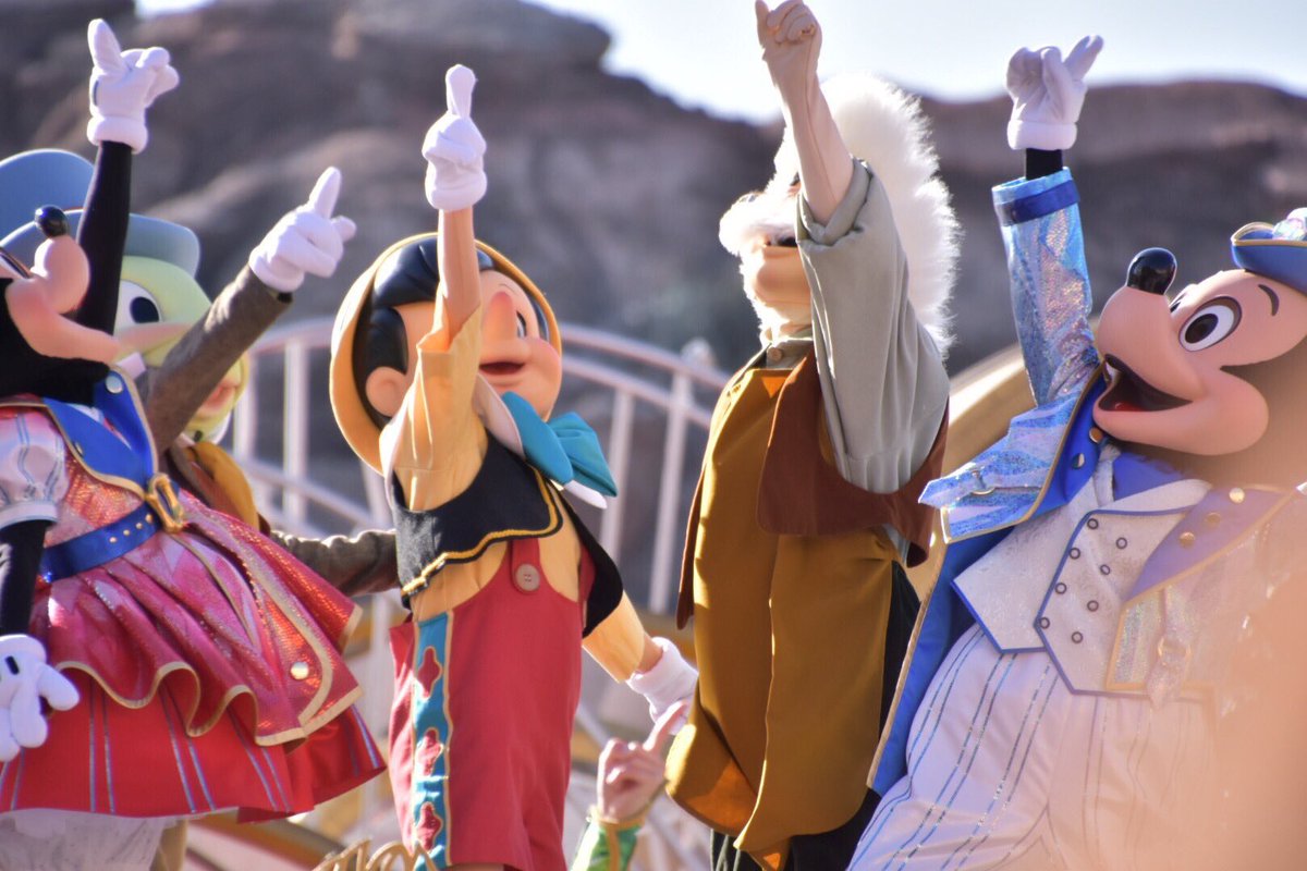 minn_ringosk's tweet photo. Tokyo DisneySea
16th Anniversary·˖✶
あえてたくさん思い出のある15thの写真を。
きらめく海へ...‼︎
#東京ディズニーシー16th #東京ディズニーシー16周年 #TDS16th https://t.co/KZRiXXavq0