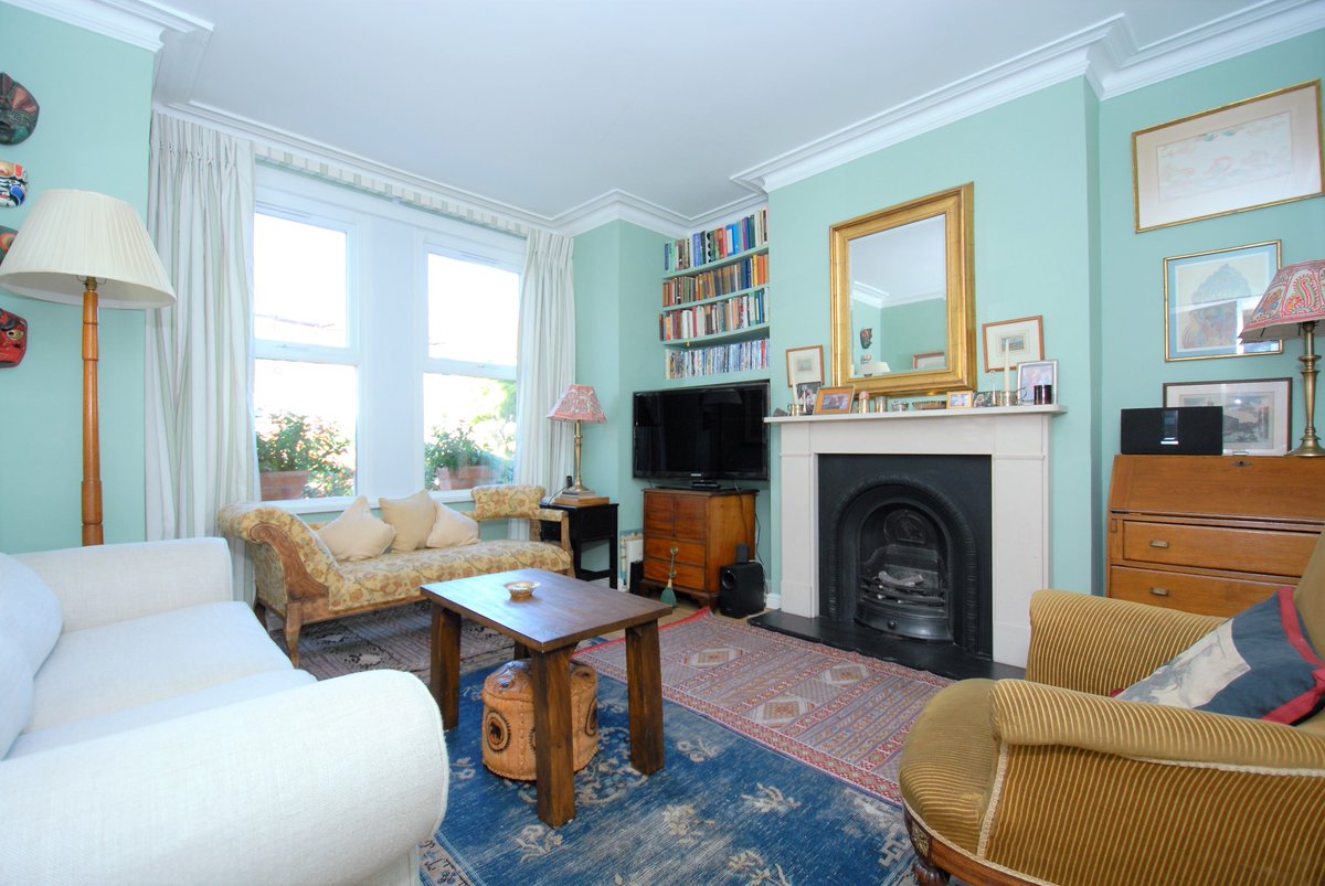 HuntersEaling's tweet photo. NEW INSTRUCTION ALERT - 4 BED HOUSE IN W13
https://t.co/3PEOMLHm0u
#hunters #ealing #property #sales #W5 #W13 #houses #fourbeds #viewing https://t.co/HXsL65Wtj3