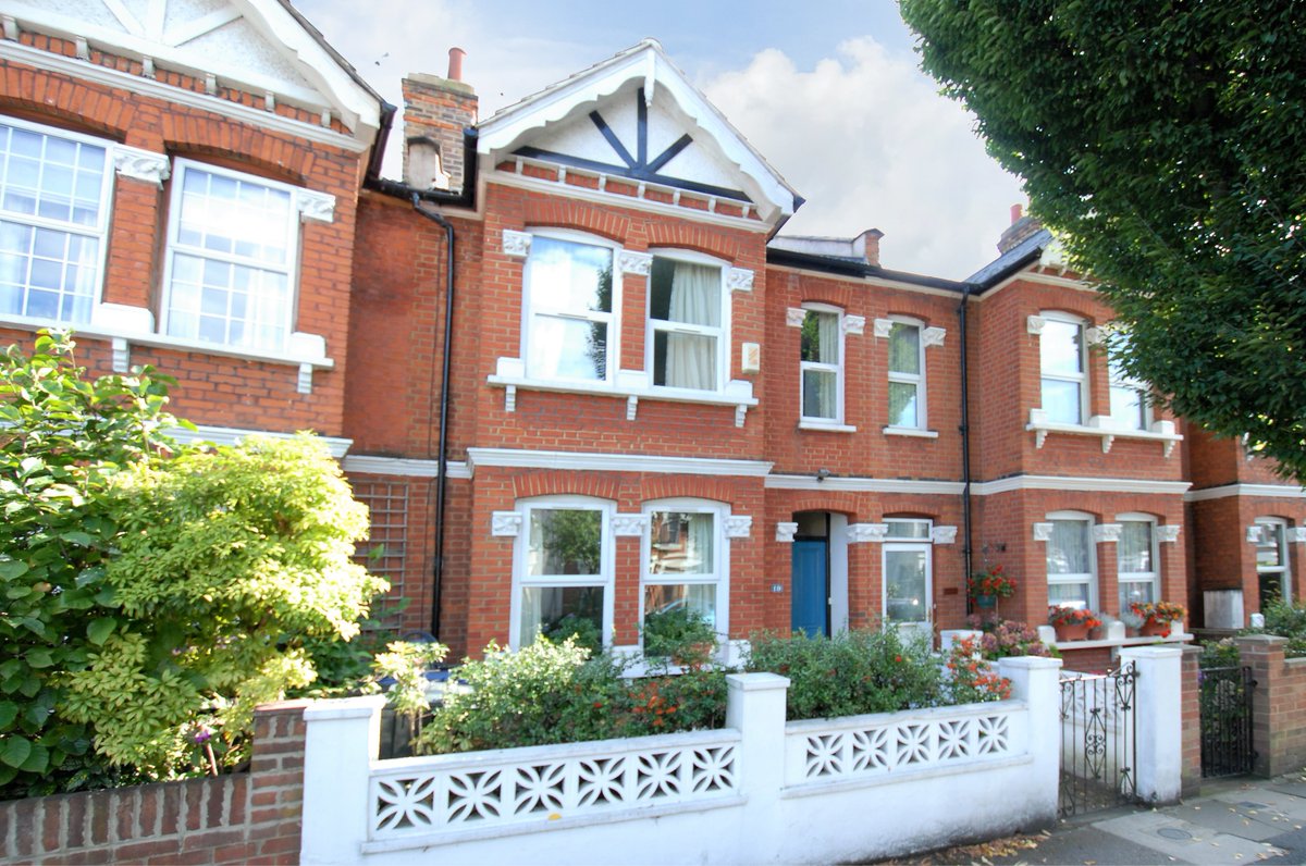 HuntersEaling's tweet photo. NEW INSTRUCTION ALERT - 4 BED HOUSE IN W13
https://t.co/3PEOMLHm0u
#hunters #ealing #property #sales #W5 #W13 #houses #fourbeds #viewing https://t.co/HXsL65Wtj3