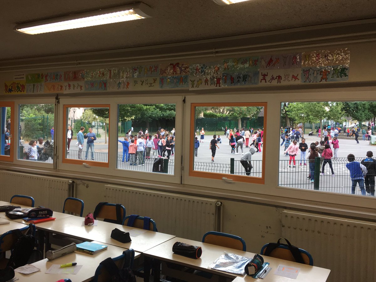 Aurelientache's tweet photo. Ce matin #RentreeEnMusique à l'école des Genottes pour cette #rentréescolaire . Merci à @jmblanquer @Ministere2_Edu pour ce beau dispositif https://t.co/SyoNKXrzgU