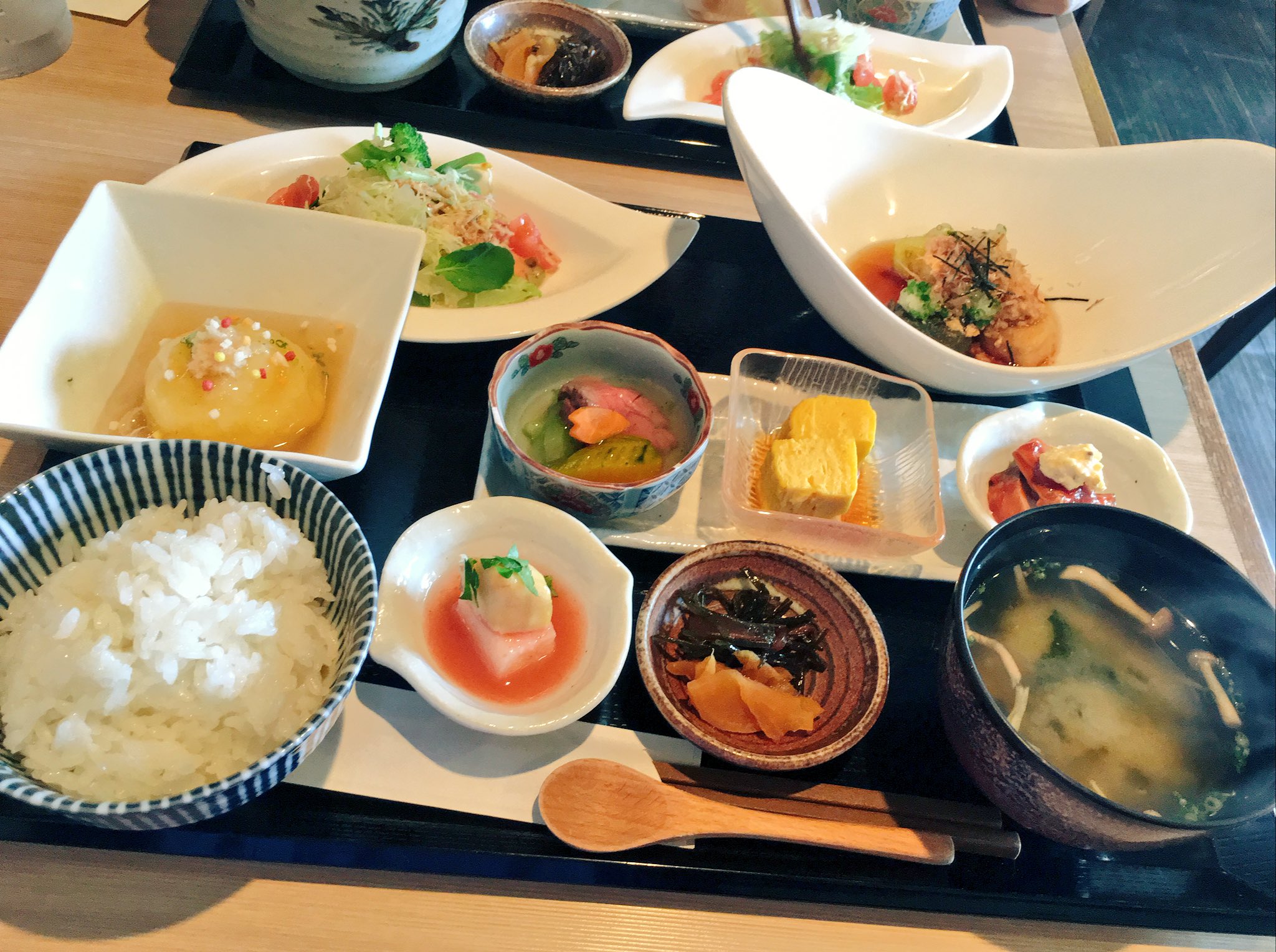 ちゃんまゆ 今日のランチ またお麩料理かい笑 京生麩ランチの 美人まんじゅう セット1 0円 豚足コラーゲンをじゃが芋で包んだ一品 餡かけって 正義だと思う まゆブーの食べログ 鎹 かすがい 大人ランチ 熊本市南区江越 平成ランチ ちゃんまゆ 今日のランチ またお麩料理かい笑 京生麩ランチの 美人まんじゅう セット1 0円 豚足コラーゲンをじゃが芋で包んだ一品 餡かけって 正義だと思う まゆブーの食べログ 鎹 かすがい 大人ランチ 熊本市南区江越 平成ランチ