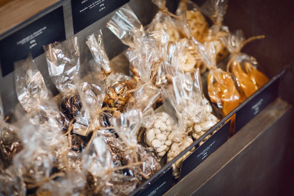Advice #1: Always carry snacks on you, in case you get hungry of course! 😌 #XavierArtisan