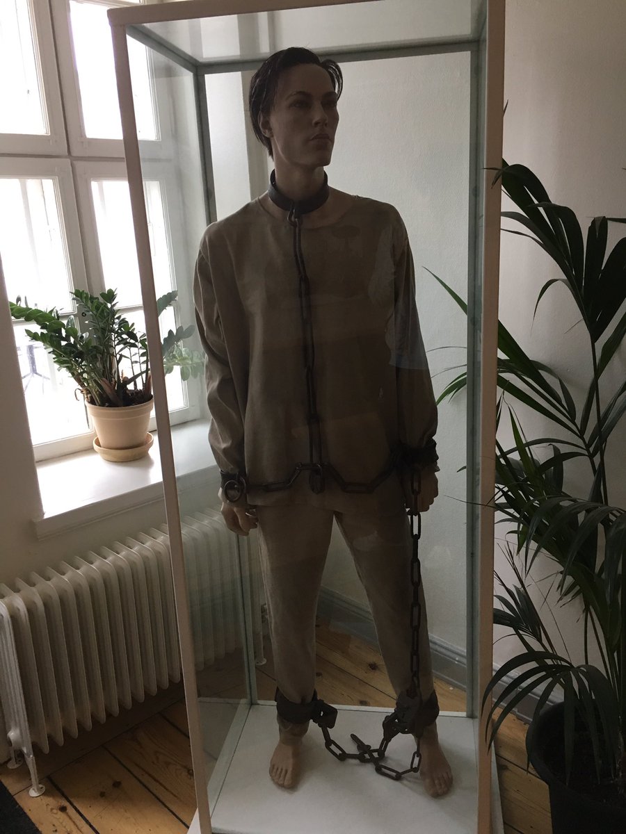 Hittat en ny polare här på hotell fängelset i Västervik, fånge 138 frågan är vad han sitter inne för?🤔