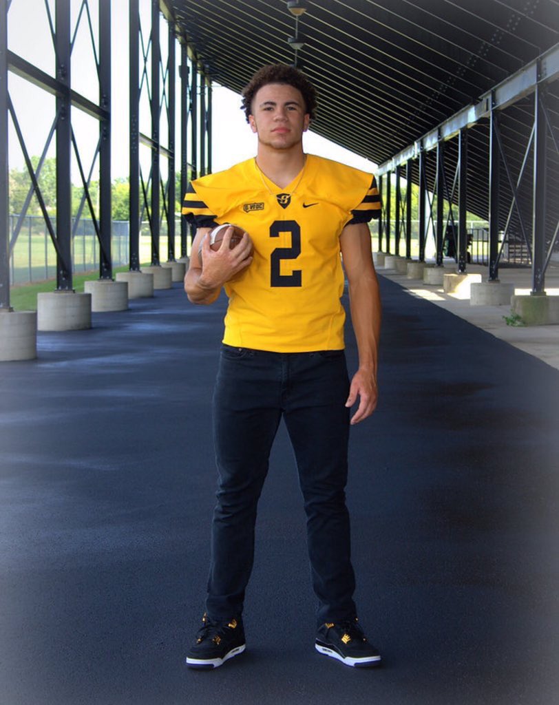 JamesRRider's tweet photo. RT if you want me to wear Isaiah Bowser's jersey on #FootballFriday this week. Most RTs win, Rocky Stark, Storm Painter other 2 contestants https://t.co/x8zsnv0CLF
