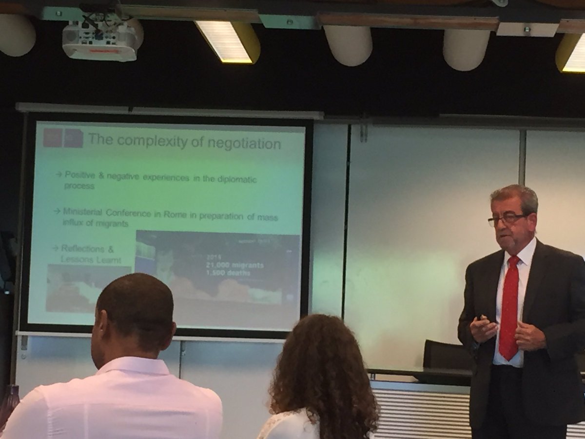 MichaelaTold's tweet photo. The complexity of negotiations of #migranthealth : practical examples by @raybus57 @severonis #hdm2017 @IHEID_Executive @GHC_IHEID @IHEID https://t.co/7LLz2QCCNA