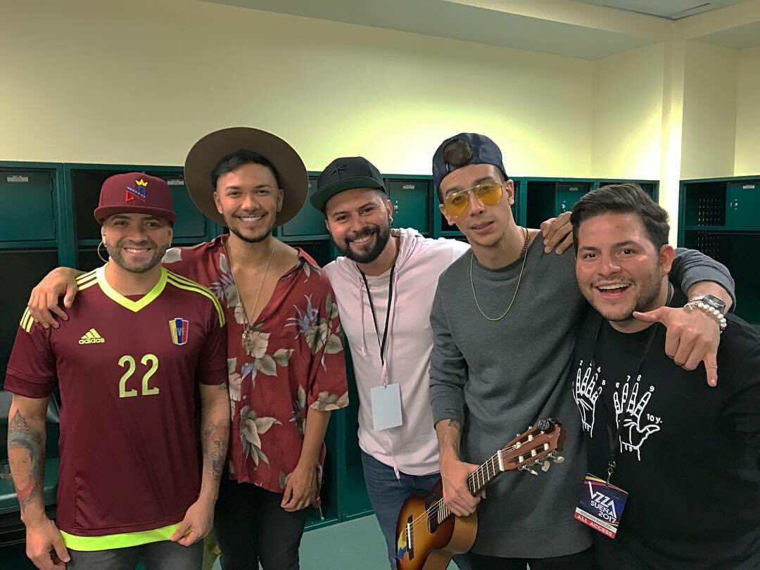 PivaMusic's tweet photo. Amigos de la música! 🎶🤘🏼 @gabopasabordo @jhonatanpsb @PASABORDO @andresbadler @nacholacriatura https://t.co/9ILL34h5ZA