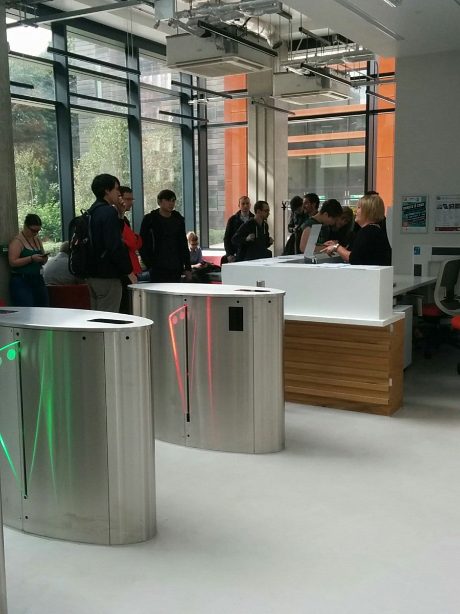 hipyliv's tweet image. Doors about to open for #RobotsAndCode @MIF_UoL @LivUni