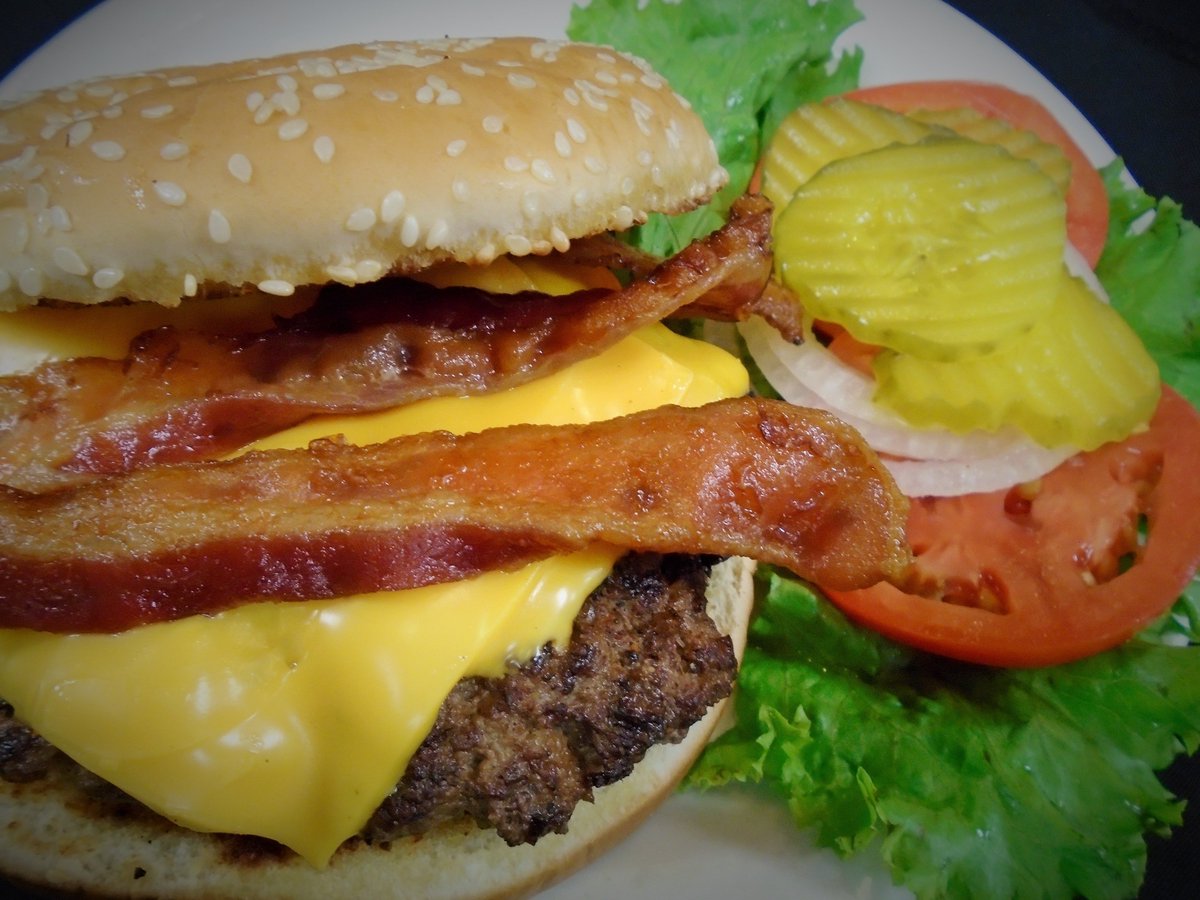 CalicoCounty's tweet photo. Labor Day and Burgers simply go together. #CalicoCounty burgers are still on special. This is the final week of #BurgerBonanza. https://t.co/nhsllEcQrI