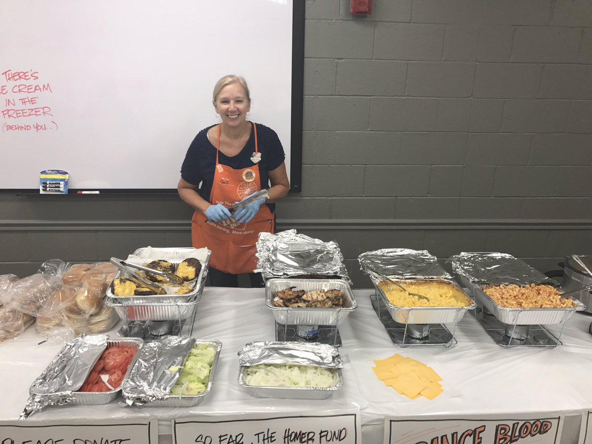 ScottATavegia's tweet photo. Team @HomeDepot2505 has stepped up to help our brothers and sisters in Texas! #MA4Texas cook out to raise funds! @EmgeJim https://t.co/o1w2cAwys1