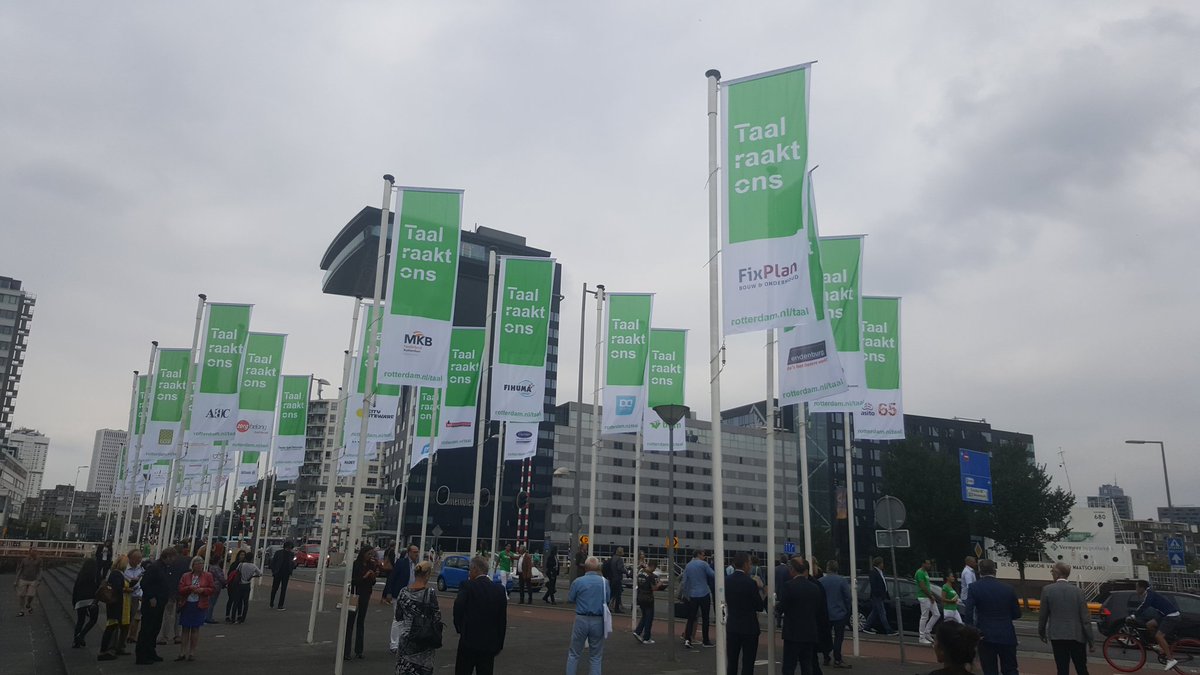 sintmies's tweet photo. de vlag van #FixPlan wappiert fier op de vlaggenparade 'Taal raakt ons' van de gemeente #Rotterdam https://t.co/7AzaPGIgdJ