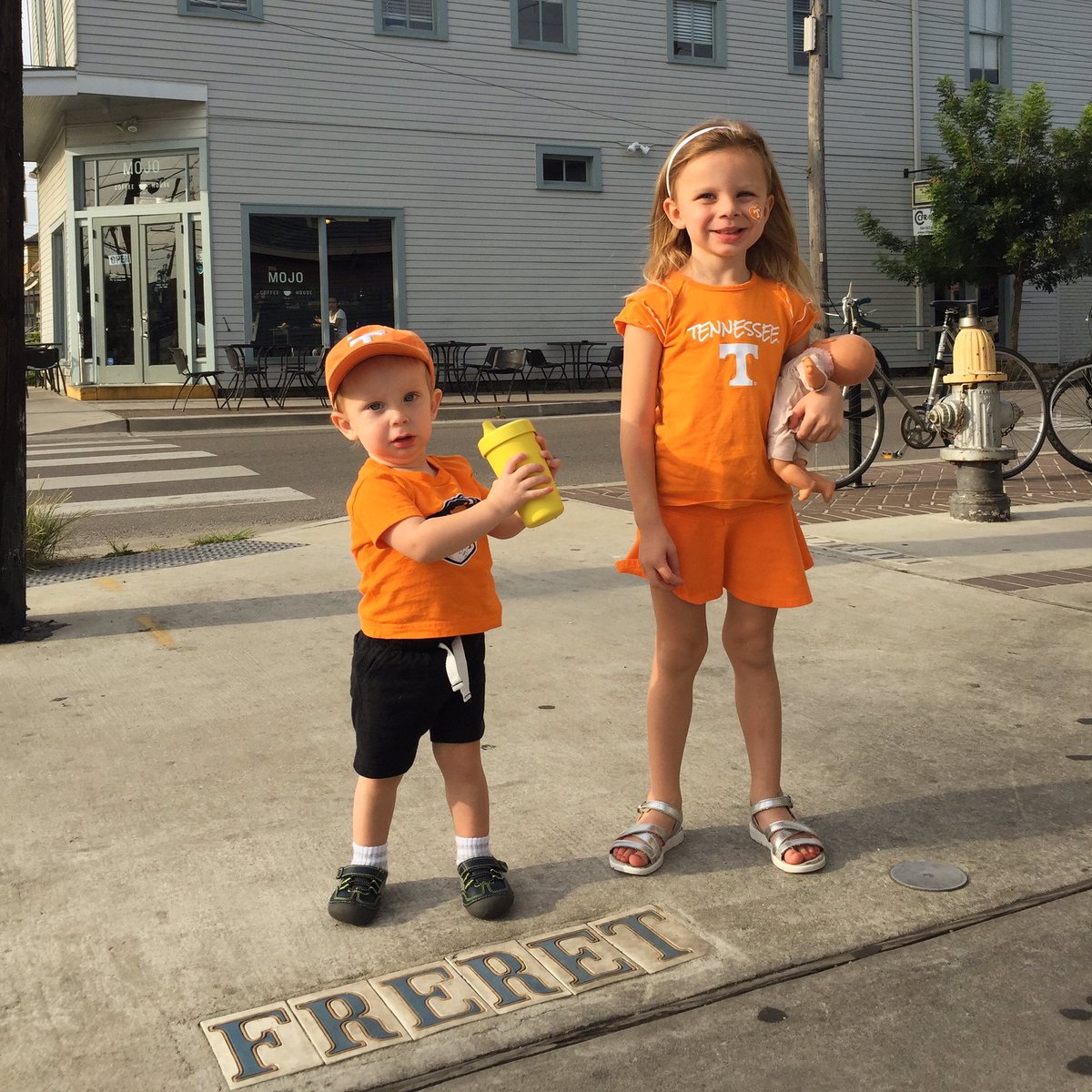 mattpbrick's tweet photo. Go Big Orange from the Big Easy! 

#Gameday #GoVols #GBO #CFAKickoff #donutspancakeseggssausagebreakfast #TheBrickFamily #freretstreet #NOLA https://t.co/YFrpZtfrmI