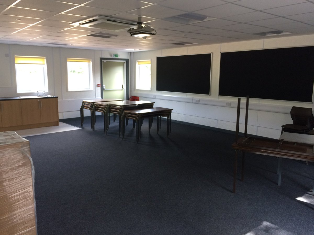 WalterThompsonL's tweet photo. Hipswell PCU handed over last Friday, ready for the new term to begin #idealbuildingsolutions #PCU #classroom #newterm #onprogramme https://t.co/5xrgbdqWbC