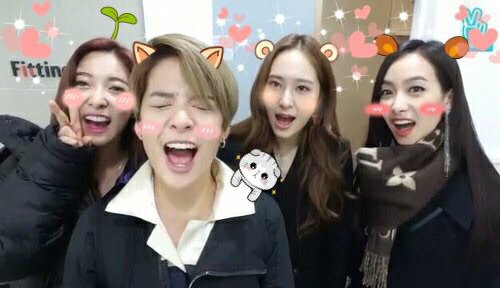 DRUNKRYST's tweet photo. ot4 💞 #8YearsWithfx https://t.co/RXhq1xUGCv