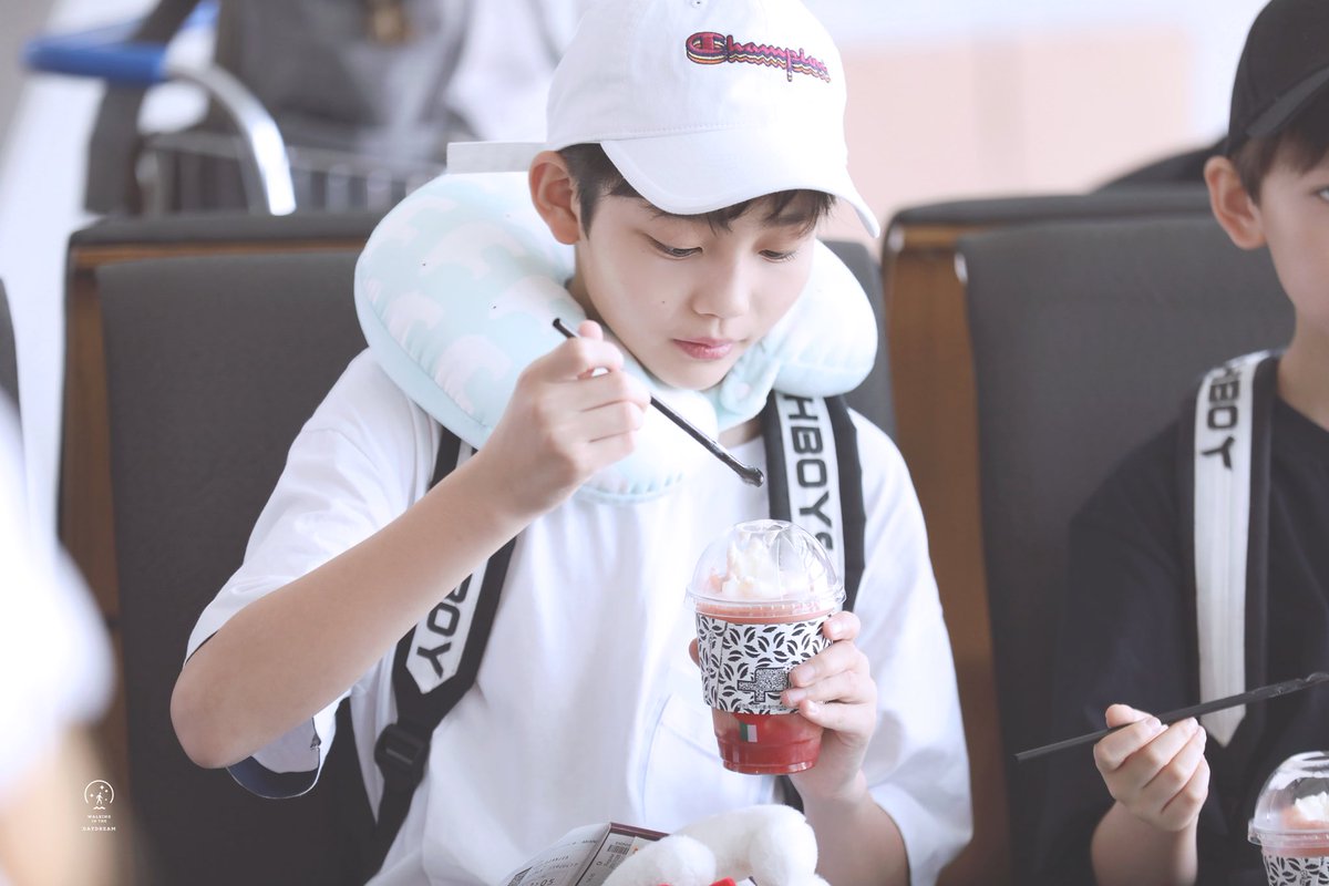 20040809_WITD's tweet photo. 170719 ICN-NKG #YHBOYS #殿甲 #DIANJIA

https://t.co/wyzhF1jhpq
https://t.co/gjbjOBW5hB
https://t.co/EdjdXrrqPt https://t.co/8opXlV8BZx