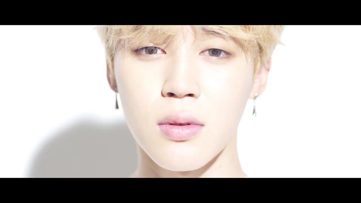 bxsunset's tweet photo. NO PUEDO MIREN SU ROSTRO, PARK JIMIN SOS UNA OBRA DE ARTE, QUIERO LLORAR #serendipity  #BTSCountdown https://t.co/rpbndkNswi
