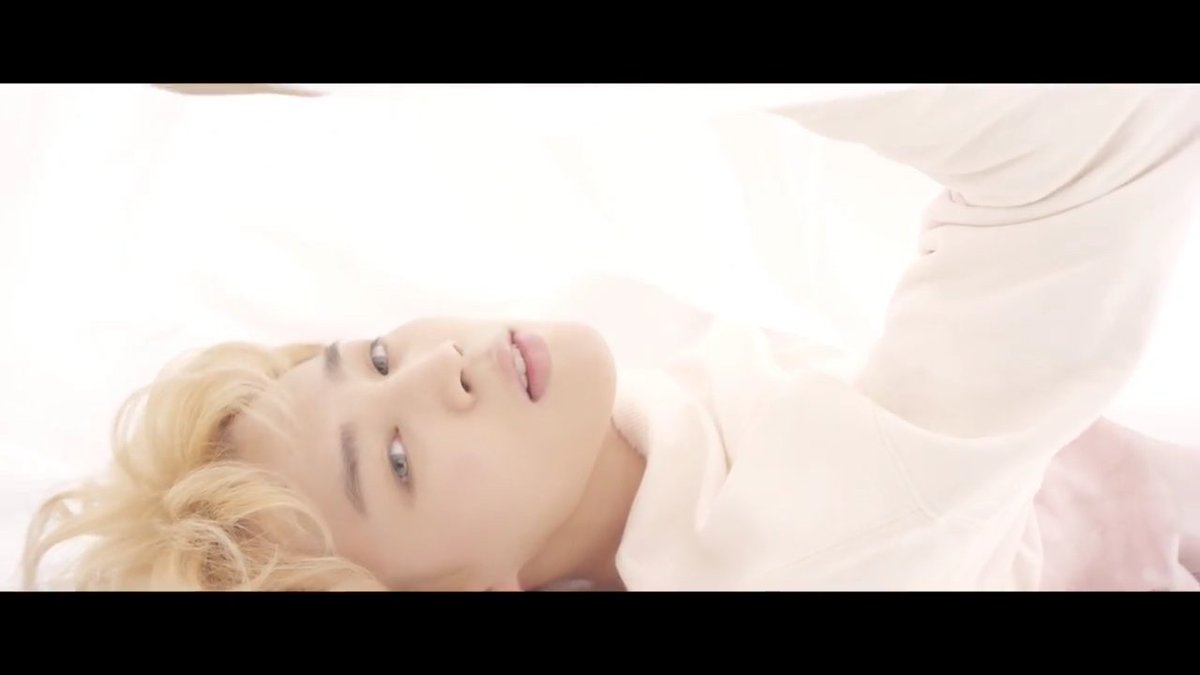 bxsunset's tweet photo. NO PUEDO MIREN SU ROSTRO, PARK JIMIN SOS UNA OBRA DE ARTE, QUIERO LLORAR #serendipity  #BTSCountdown https://t.co/rpbndkNswi