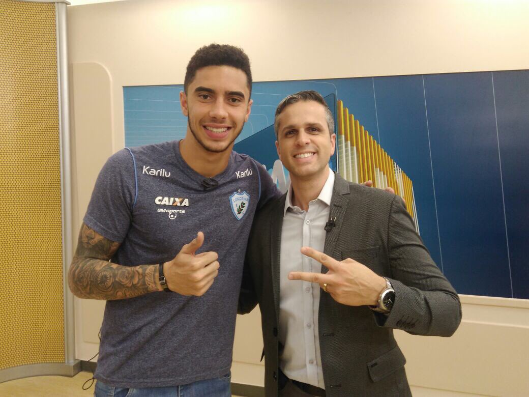 LondrinaEC's tweet photo. Não perca! 
Daqui a pouco, nosso goleiro César vai participar do Paraná TV 1a edição.💙🙌🏻 https://t.co/7K7ujNHB30