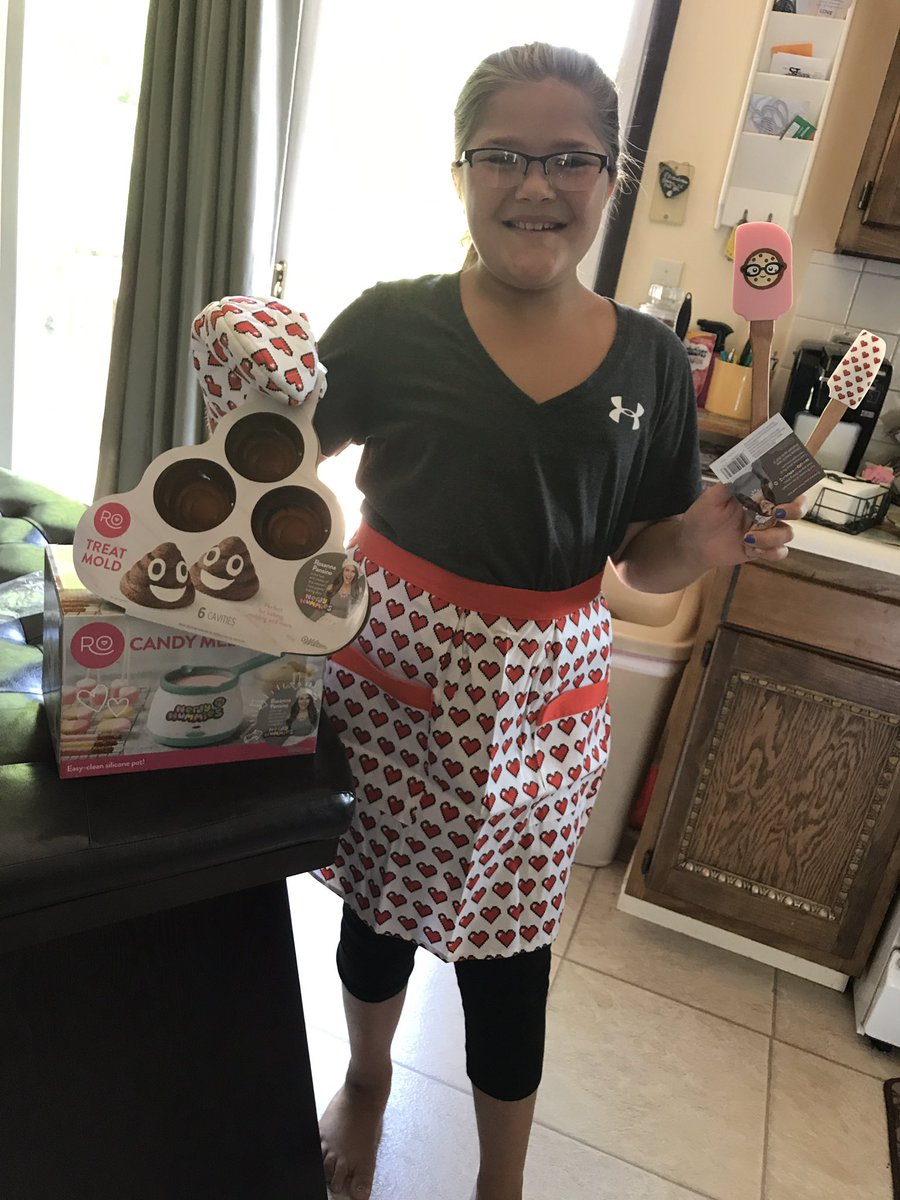 EmmaYuska's tweet photo. Myle is loving her #NerdyNummies birthday surprise! @RosannaPansino https://t.co/qO2NLD5l0G