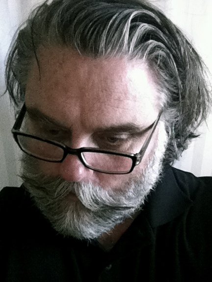 TIMOTHYJOHNART's tweet photo. Studio Portrait #theartistatwork #creativeconcentration https://t.co/Q8fDX4VKYm
