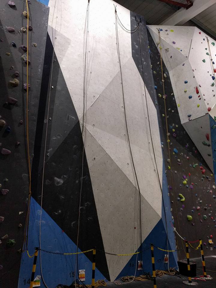climbbrighton's tweet photo. Empty slab for Henning &amp; Elliott White to reset tmw...Ready for thin, techy slab routes with big rock rockovers?! 
Mmmmmm 🤔#climbing https://t.co/Oeb6ofmStN