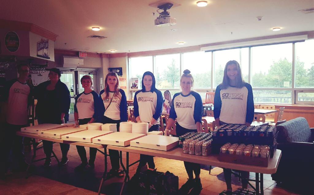 grenfellcampus's tweet photo. Our orientation leaders prepare to feed the masses! About 250 students at Orientation this year! #getgrenfelled #grenfell17 https://t.co/Qf5jAADYm3
