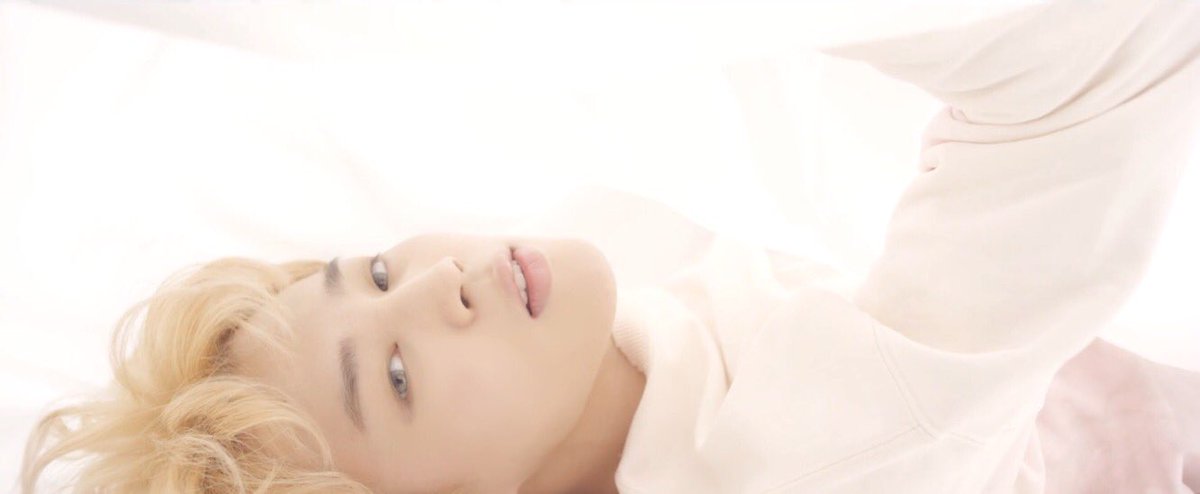 sugapher's tweet photo. imagine waking up to this in the morning then playing with him under the sheets 😩😩😩😩 https://t.co/BMd7nQwCtr