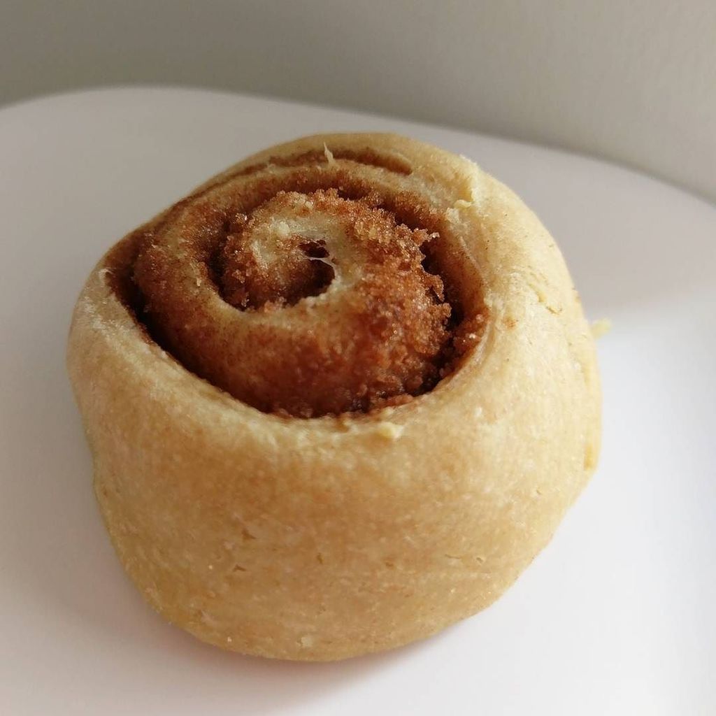 JuliaJRH's tweet photo. Tiny cinnamon rolls for holiday breakfast. #nomfilter https://t.co/GAXd2zAqL0 https://t.co/PWnJ6ukCP1