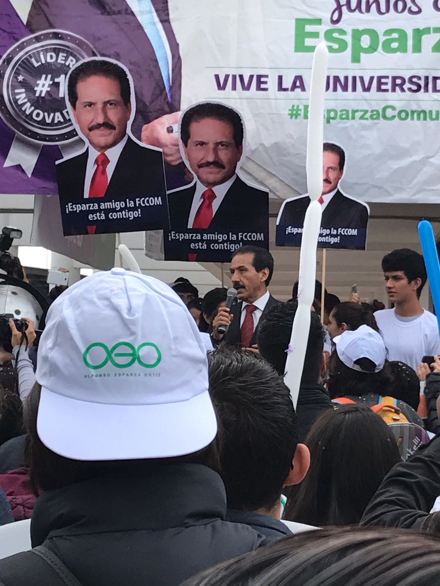rafacdm8's tweet photo. Ni el cosmos entederá lo hermoso que es ver 4 @alfonsoesparzao en una foto. #ViveLaUniversidad https://t.co/zUH2DszRVq