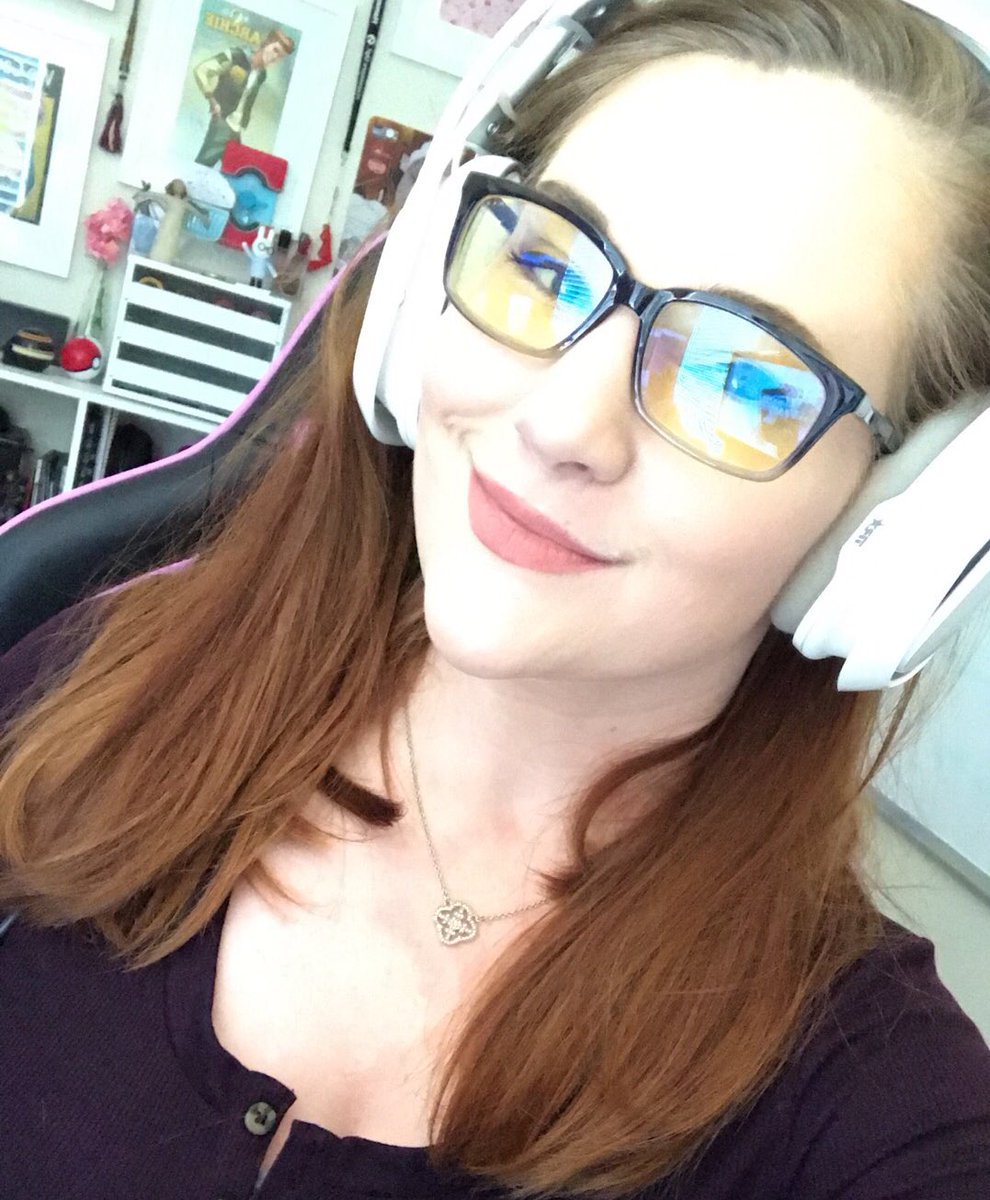 Ashaife's tweet photo. Live! We have #Kappagen back, too 😁💚 https://t.co/3OJWJnUUBM #TeamKitty #corgiarmy @thesims https://t.co/4raabVVaX0