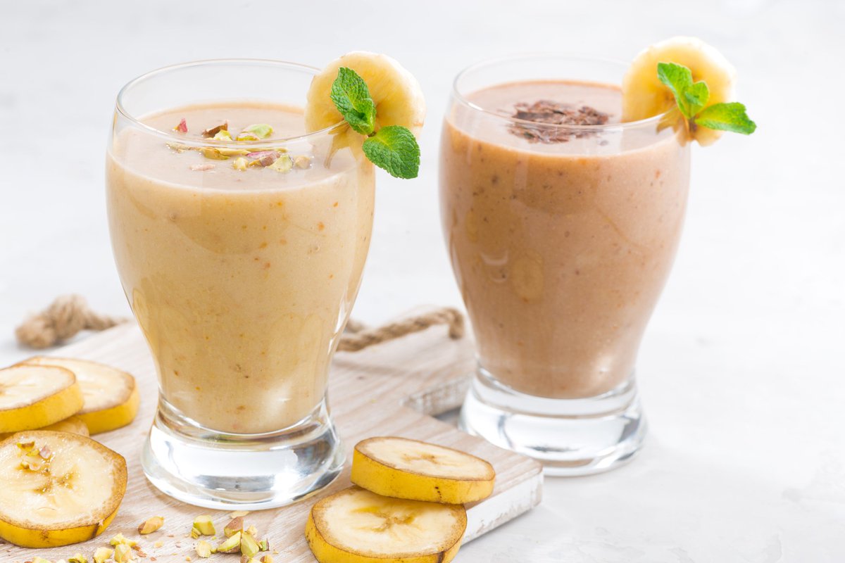 AttyeSalim's tweet photo. Do you want to taste an awesome Snack? 😜
- Oat Milk
- Banana
- Apple Sauce
- Whey Protein isolate
- Cocoa powder
- Cinnamon
#Personaltrainer https://t.co/2GwQTzqH0G