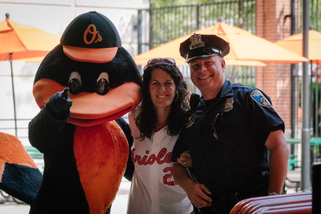 Sbowman2's tweet photo. I made some new friends at the O's game yesterday #mesmagic #Birdland @Orioles https://t.co/9BXZJZMU66