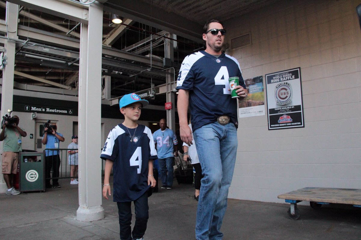 PDahl's tweet image. John Lackey of @Cubs knows what's up! Sporting a @dak jersey!