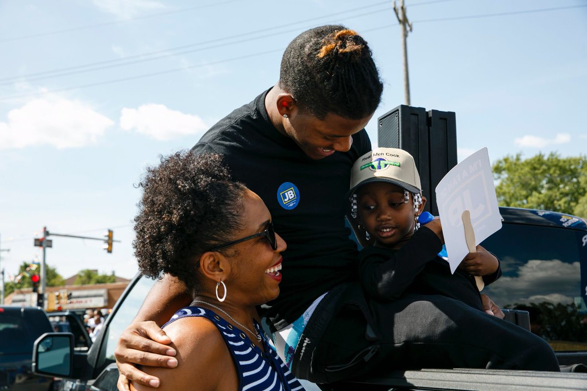 JBPritzker's tweet photo. After Day 5 on the #ThinkBigTour with @JulianaForLG, I'm even more excited about the road ahead for our state with her as my partner! https://t.co/IChIKuj1bZ