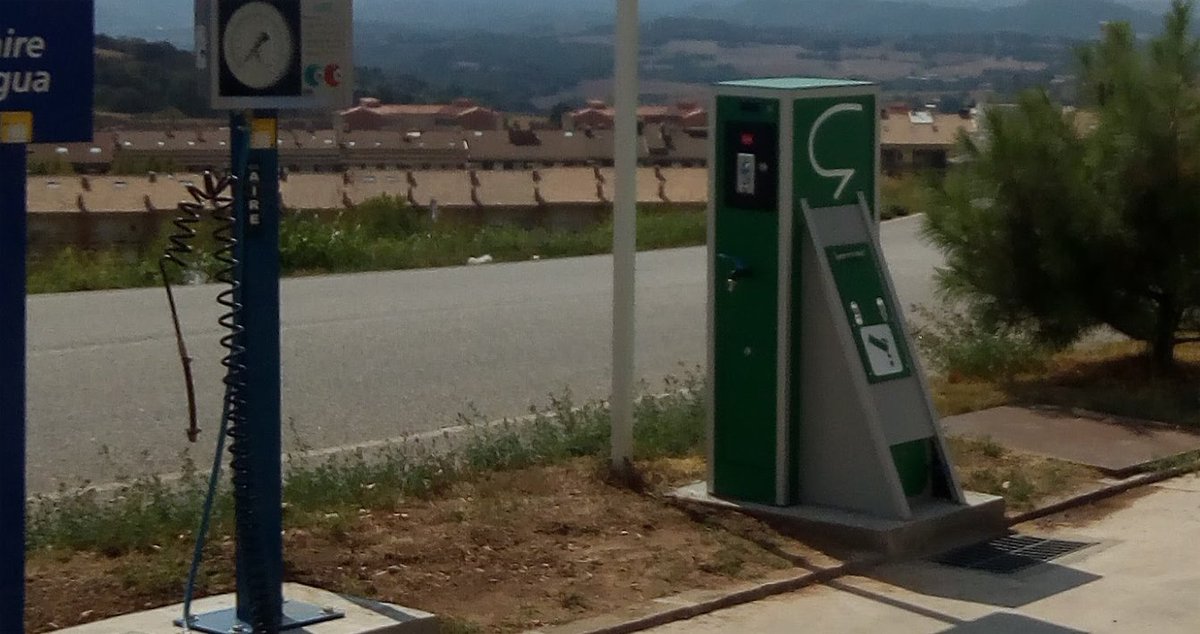 Aquestes son les coordenades on podeu trobar el nou born de serveis Servicamper a la Benzinera de Berga: 42º06'27,5''N 1º51'12,5''E