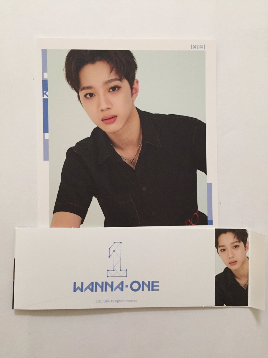 cinderelu's tweet photo. @Mell_Maysilia halo aku jual cc + sleeve guanlin , 150k , bisa nego ongkir :) siapa tau minat https://t.co/0vdjV1oARg