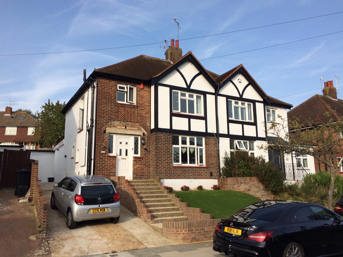 Recently refurbished three bedroom semi-detached house near Hove Park £595,000 psandb.co.uk/properties/272… <a href="/latestbrighton/">Latest Brighton</a> #Hove #property