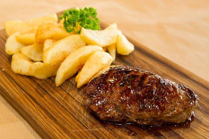 Lemon_Butta's tweet photo. Anyone craving our (very) tasty steak and wedges? All our steaks are matured on site for at least 28 days, they are grilled on an open fire https://t.co/FygxW6bRtx
