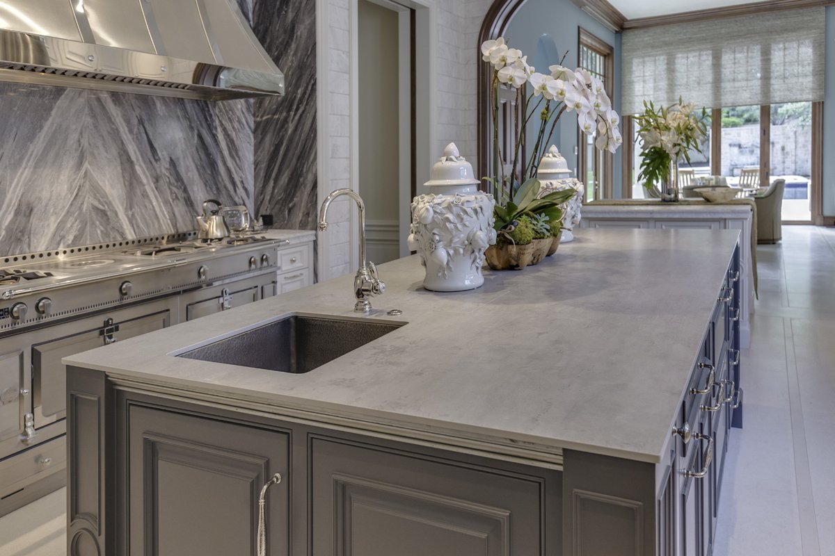 surfacecollect's tweet image. This kitchen is keeping us focused today #MondayMotivation #goals @Neolith_