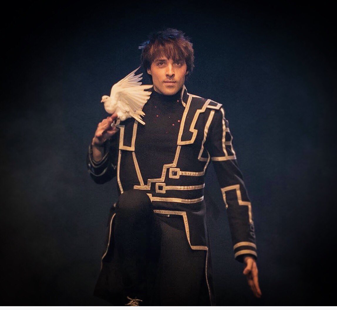 CharlieMag's tweet photo. ๐ธ by Eric Hochard #showtime #dovesact #stage #magicfestival https://t.co/P4lLCeymGn