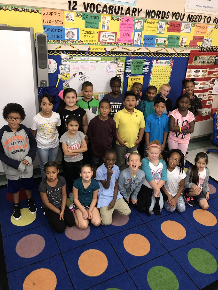 s_kumpf's tweet photo. Third graders excited to begin their journey. @ColonialSDstrct https://t.co/2nUendHfvf